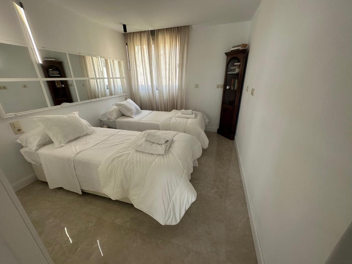 말라가 Penthouse Puerta De Pedregalejo 아파트 외부 사진