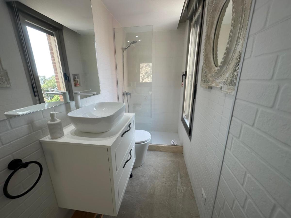말라가 Penthouse Puerta De Pedregalejo 아파트 외부 사진